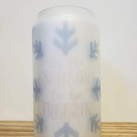 Season to be freezin frosted glass cup includes lid and plastic straw - Picture 5 of 7